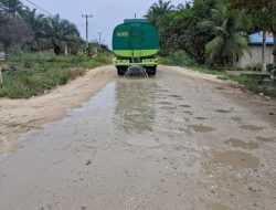 PT.APS Mahato PEDULI LINGKUNGAN Selalu Adakan Penyiraman Jalan Poros . 