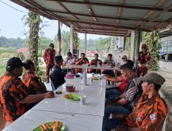 Ketua Karateker DARSONO Gelar Rapat Koordinasi dan Evaluasi Kinerja Ranting PAC Karateker Pemuda Pancasila Kecamatan Tambusai Utara di MAHATO .