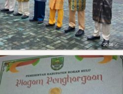 Camat Tambusai Utara SUNARJI ,S.Pd TERIMA PENGHARGAAN atas Capaian Jumlah Responden Tertinggi I Dari 16 Kecamatan Keberhasilan Pengukuran lndeks Harmoni lndonesia (IHAI)